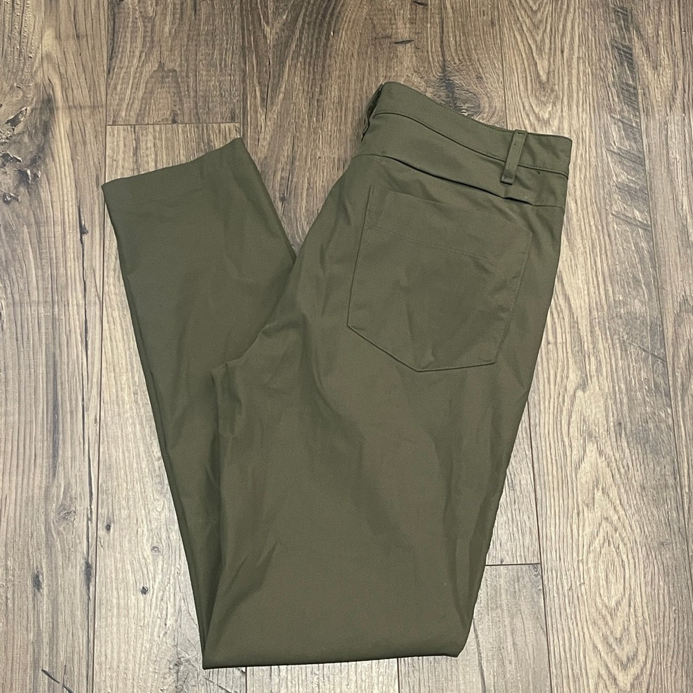 Fabletics Mens The Only Pant Olive Green Slim Straight 31x32 PT245938
